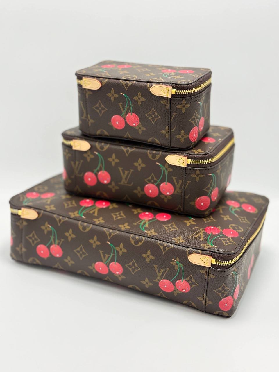 Косметичка Louis Vuitton 2