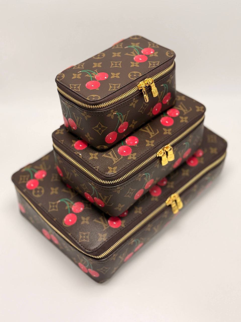Косметичка Louis Vuitton 3