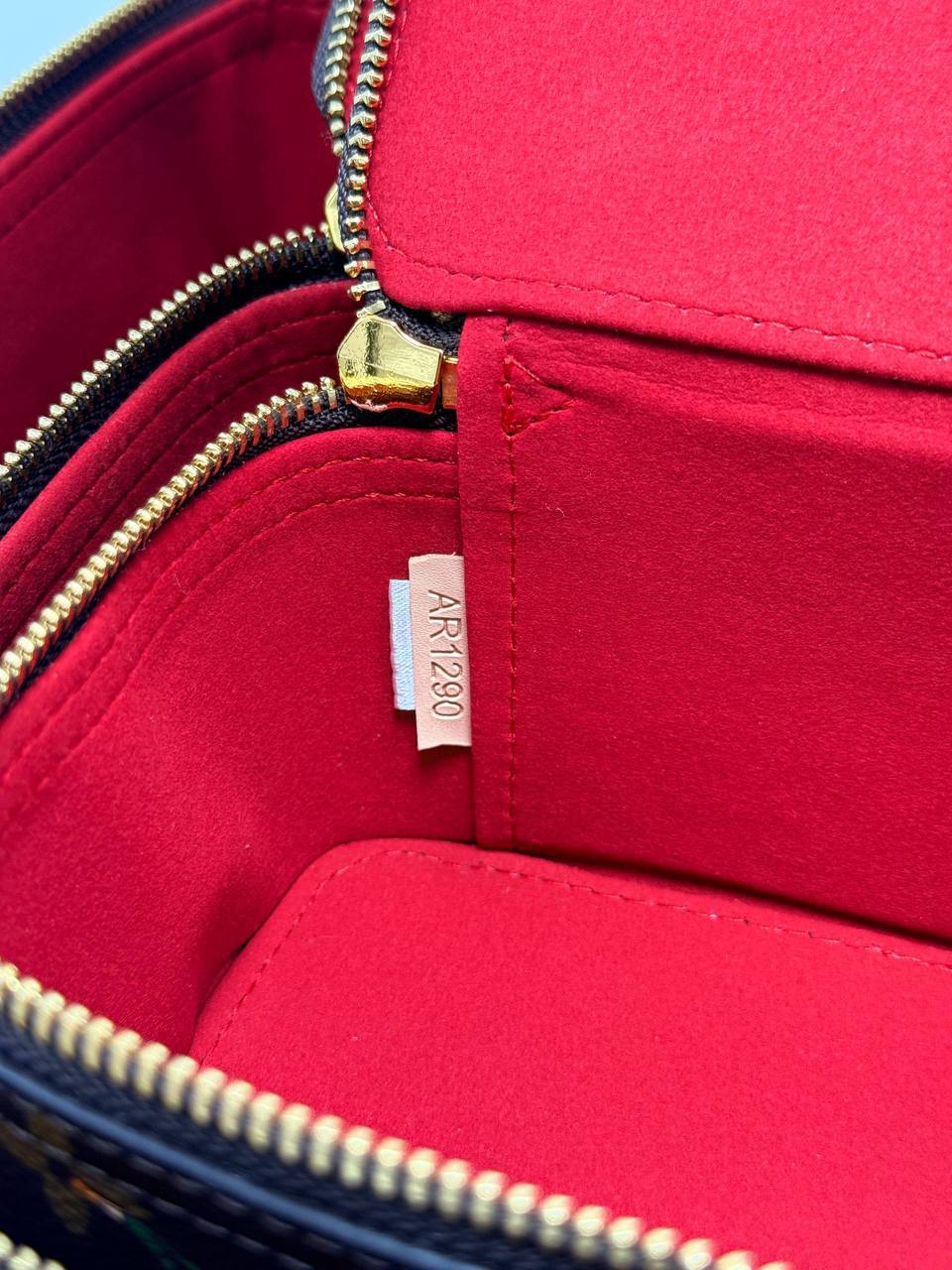 Косметичка Louis Vuitton 5
