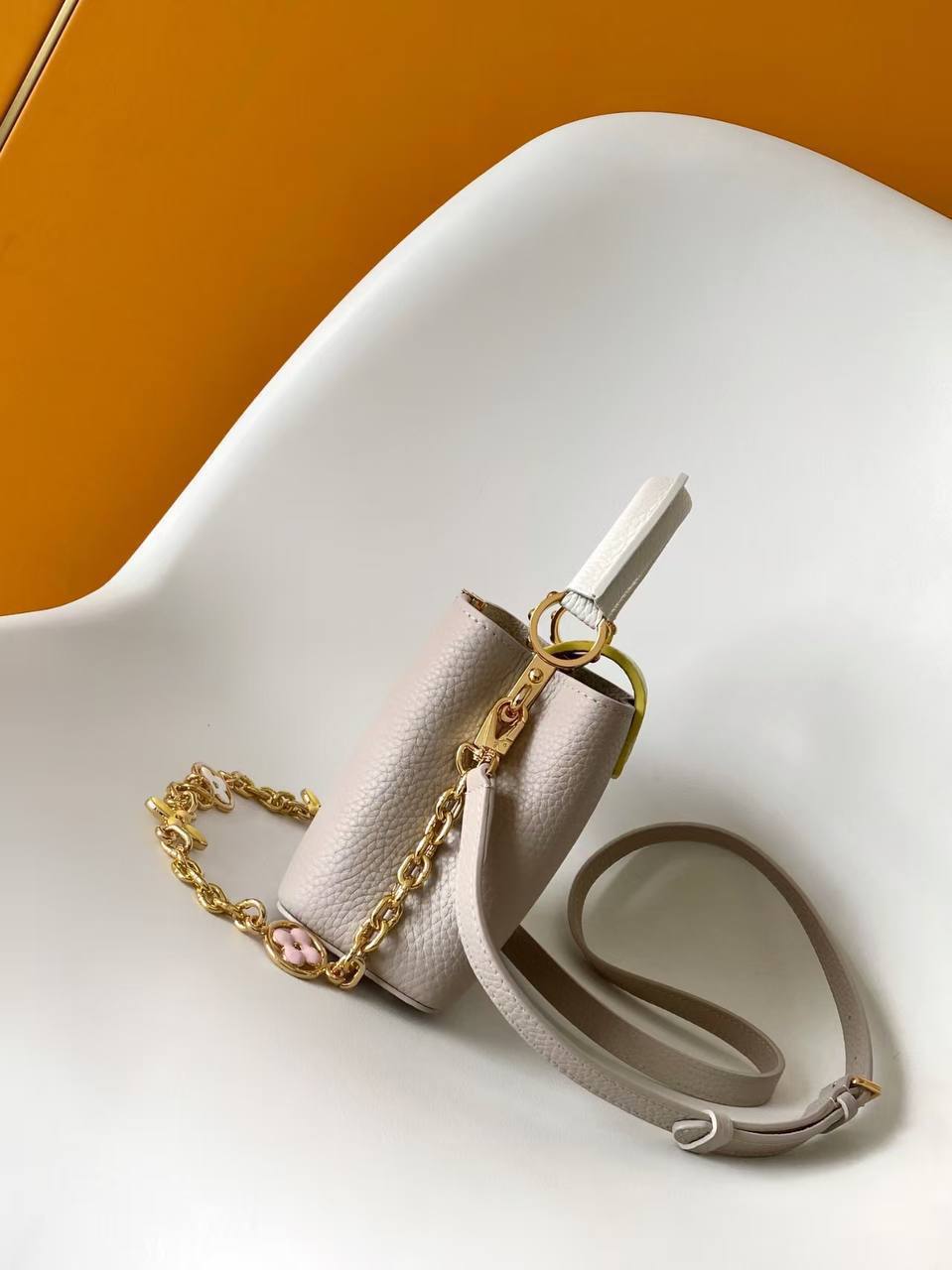 Сумка Louis Vuitton Capucines Mini 2