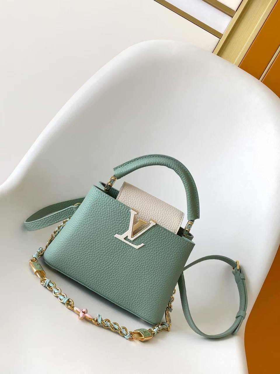 Сумка Louis Vuitton Capucines Mini