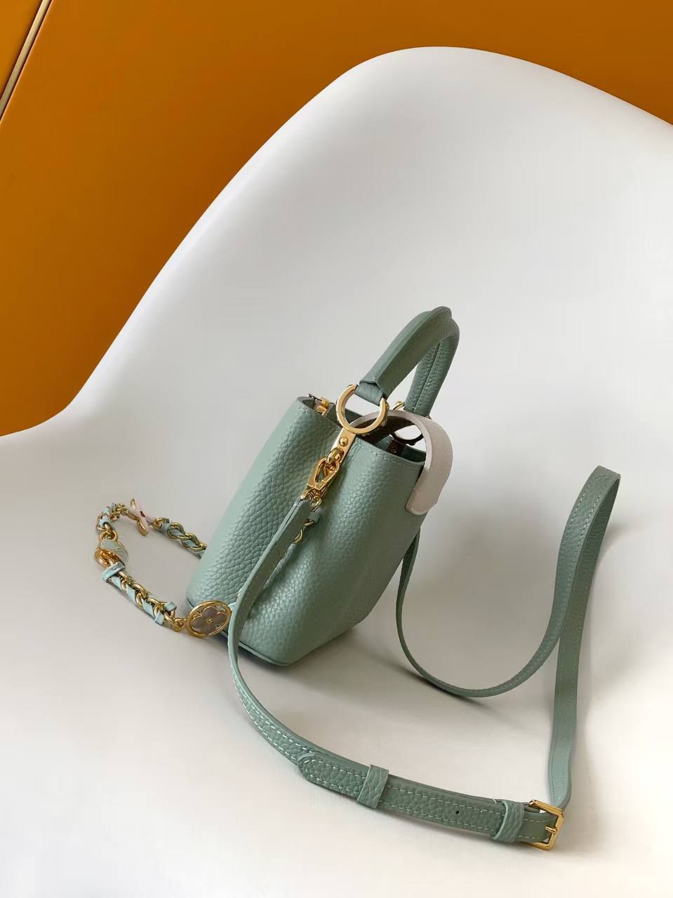 Сумка Louis Vuitton Capucines Mini 3