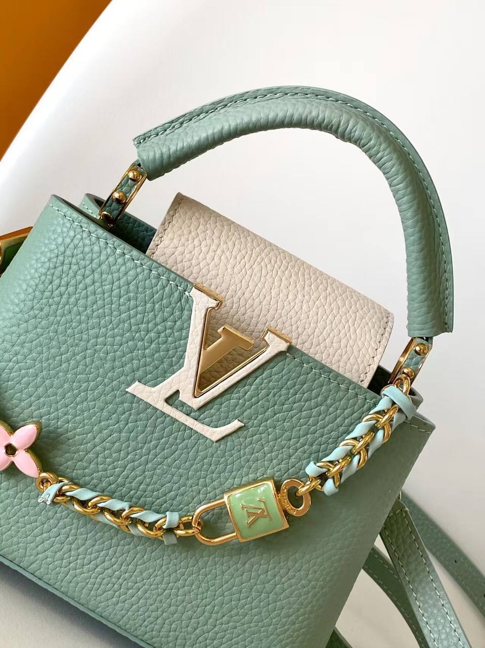Сумка Louis Vuitton Capucines Mini 5