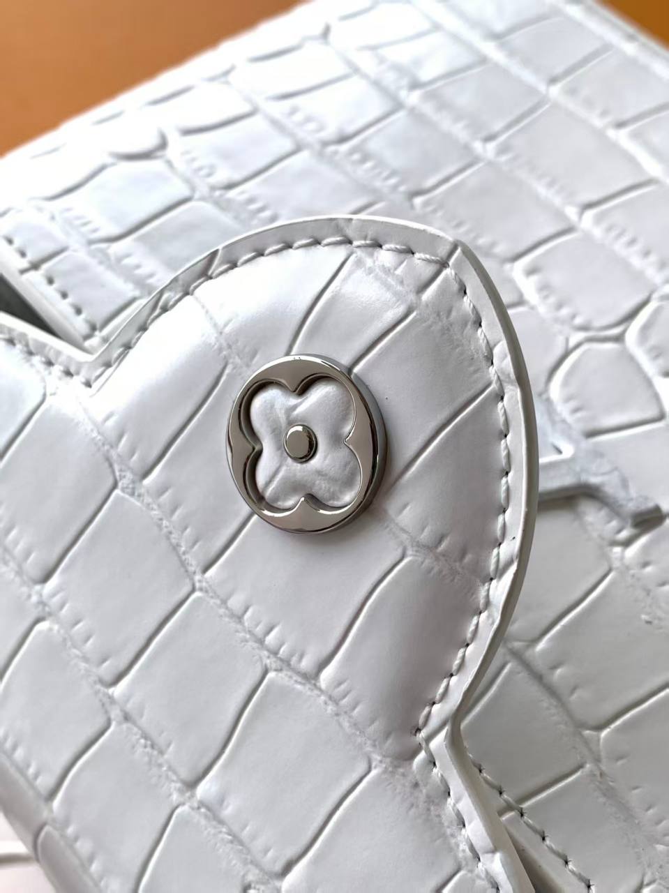 Сумка Louis Vuitton Capucines Mini 7