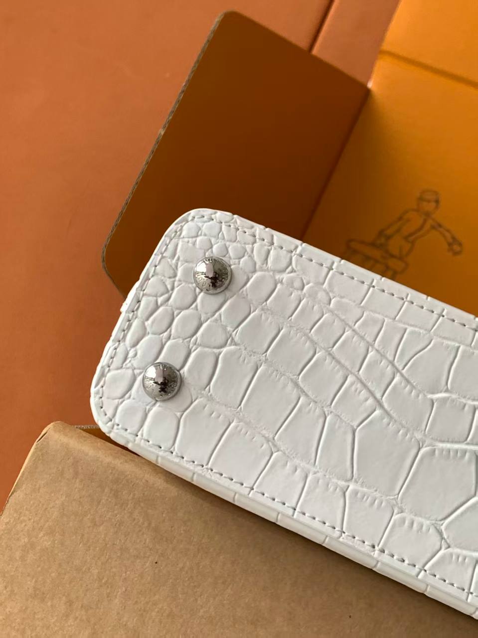 Сумка Louis Vuitton Capucines Mini 9