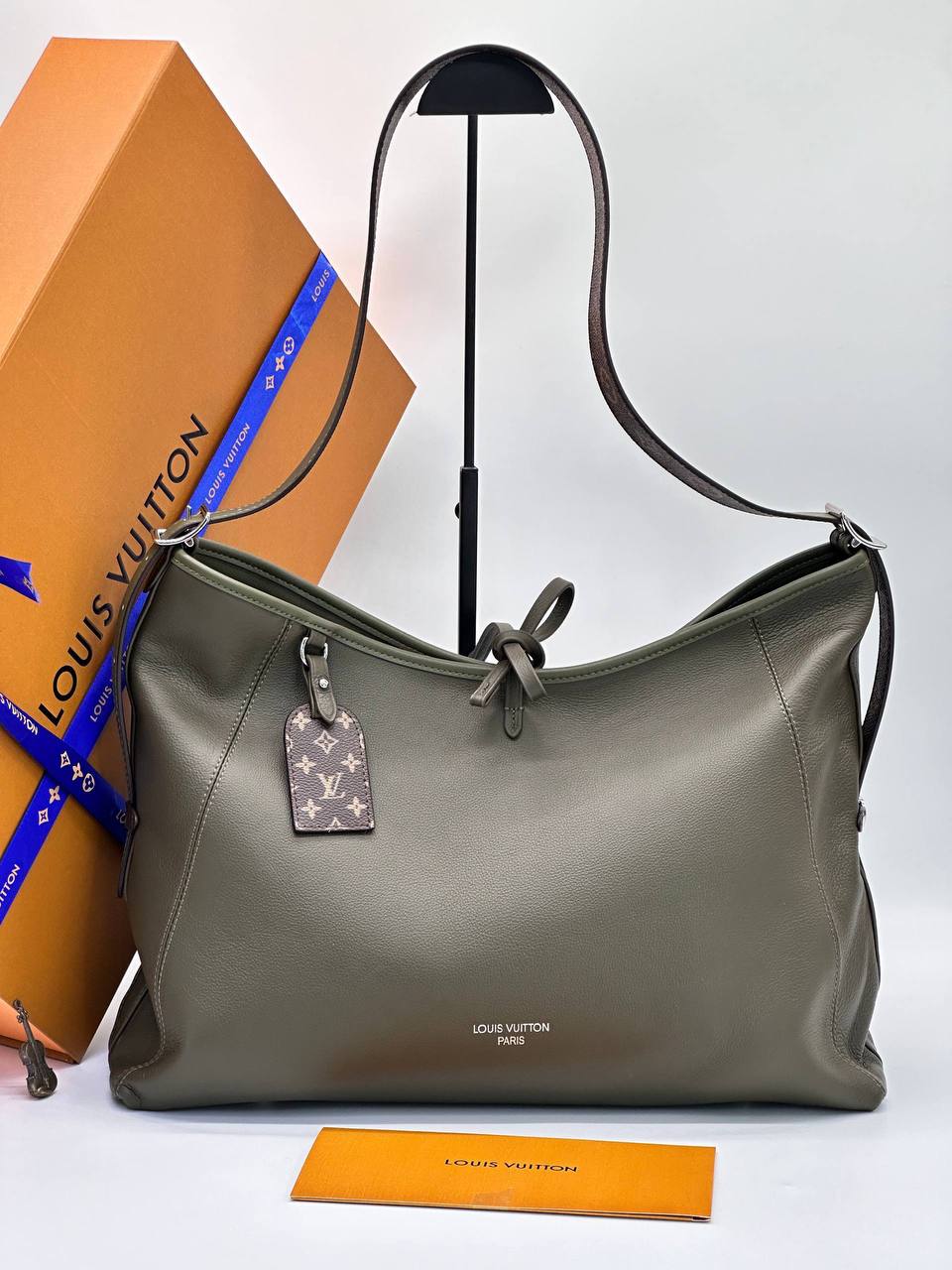 Сумка Louis Vuitton CarryAll Cargo Vibe BB