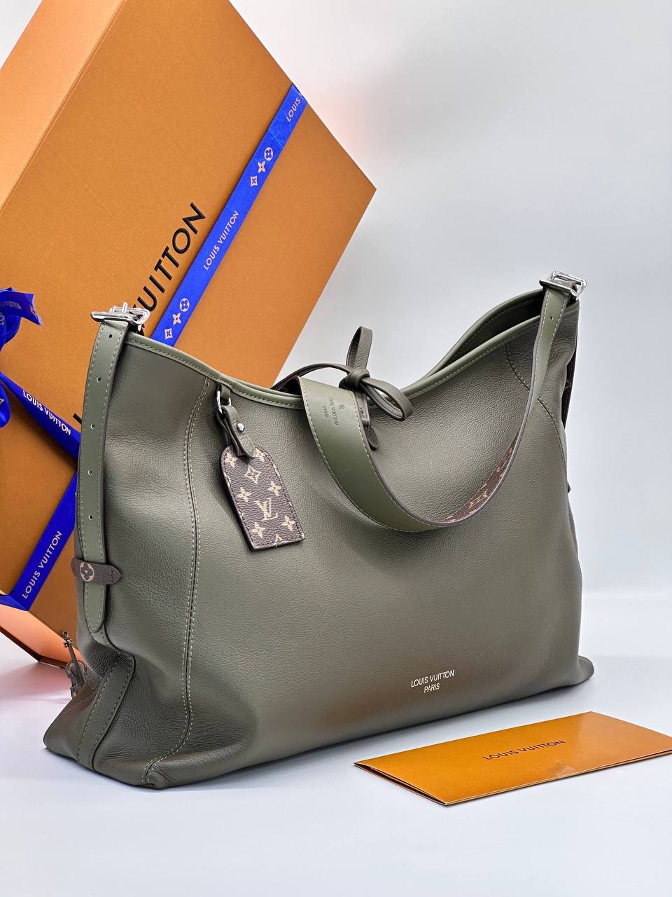 Сумка Louis Vuitton CarryAll Cargo Vibe BB 4