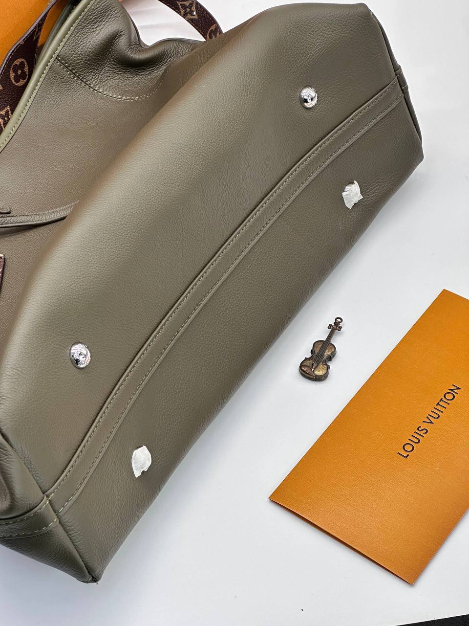 Сумка Louis Vuitton CarryAll Cargo Vibe BB 8