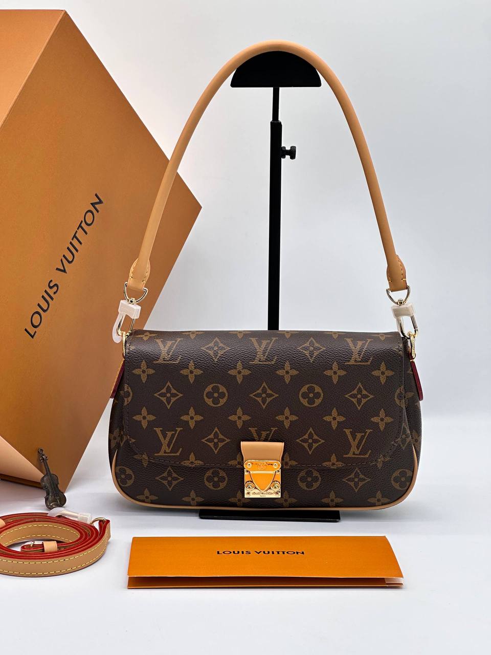 Клатч Louis Vuitton