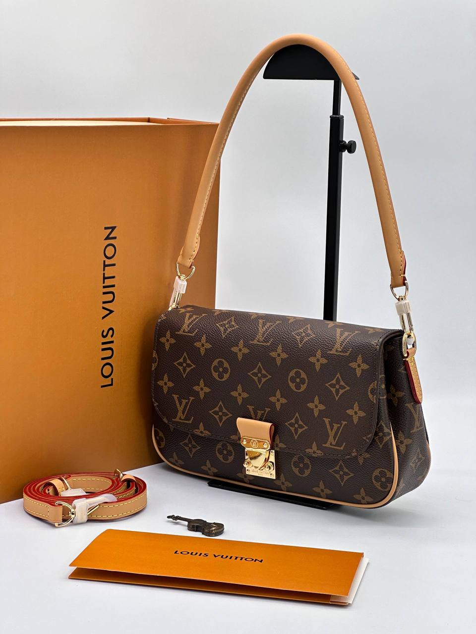 Клатч Louis Vuitton 3
