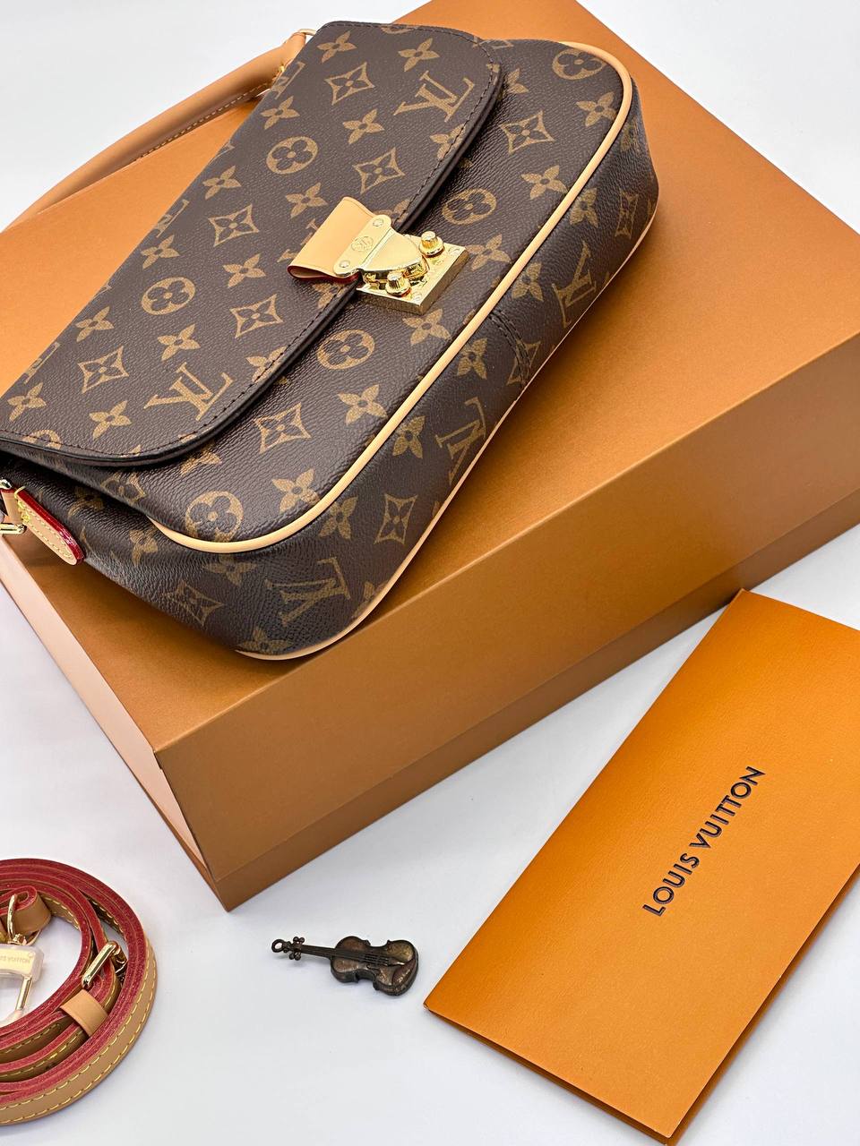 Клатч Louis Vuitton 6