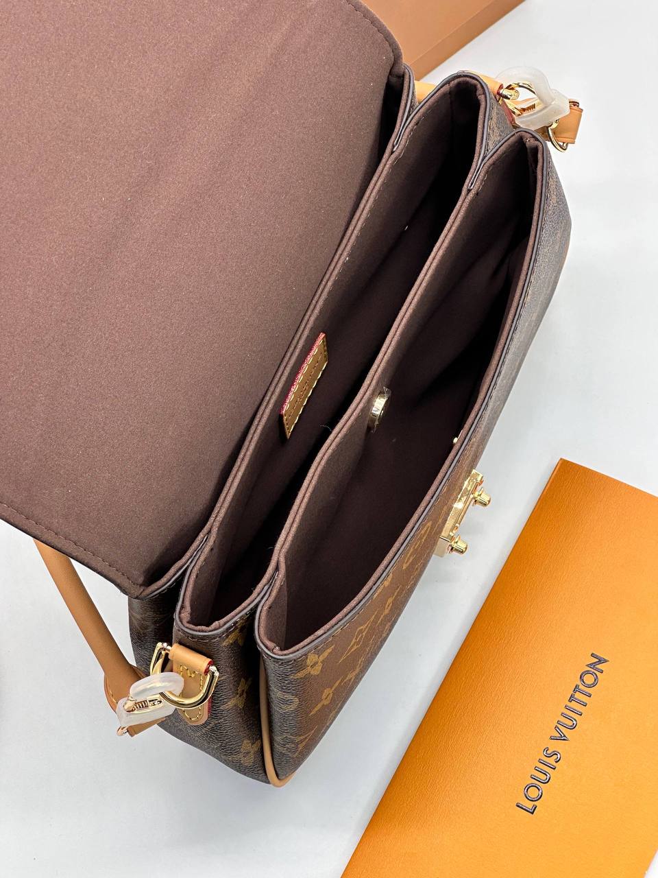 Клатч Louis Vuitton 7