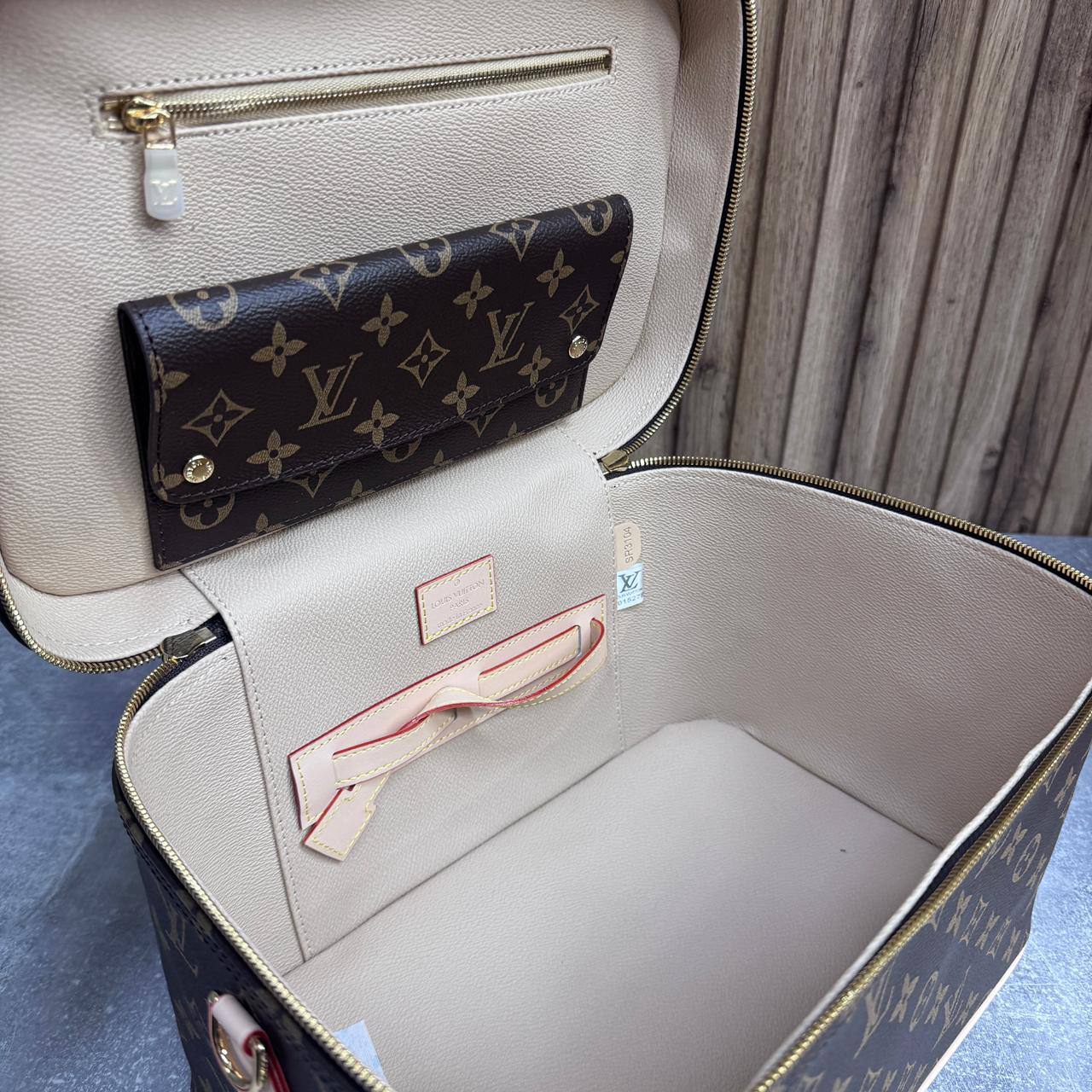 Косметичка Louis Vuitton 7