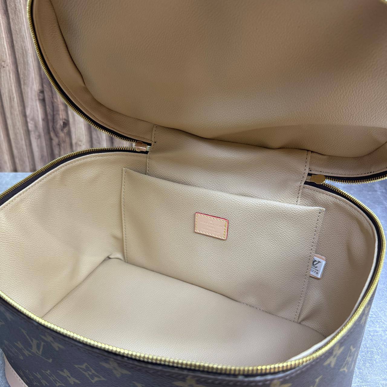 Косметичка Louis Vuitton 8