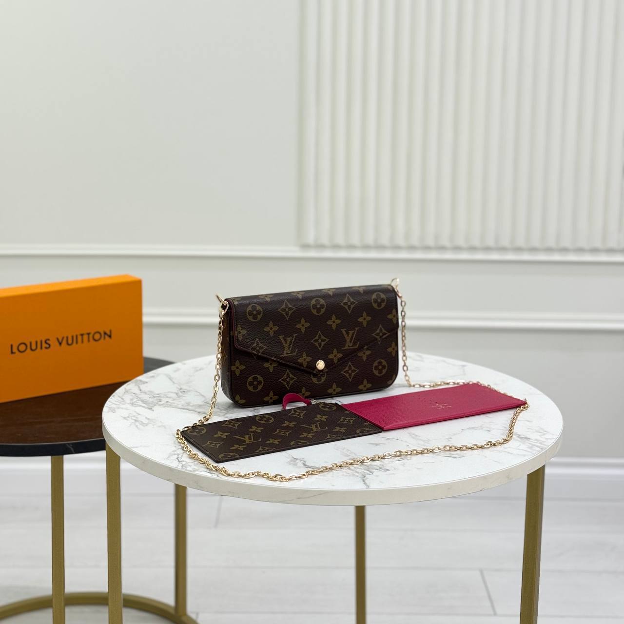 Клатч Louis Vuitton 3