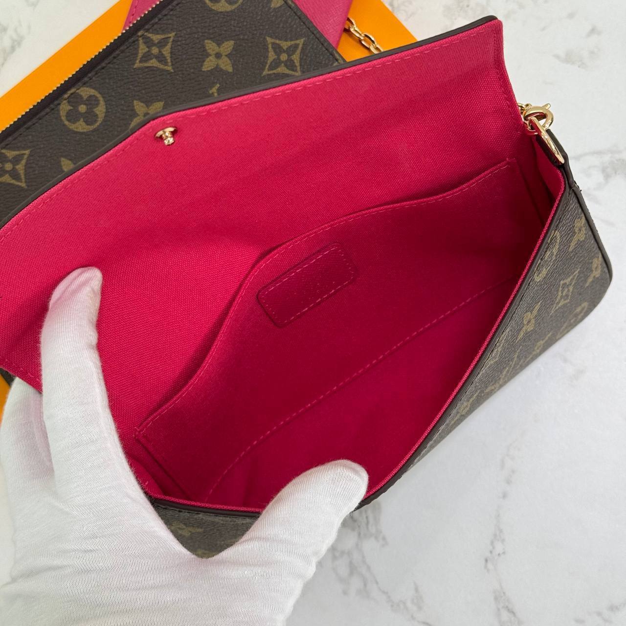 Клатч Louis Vuitton 5