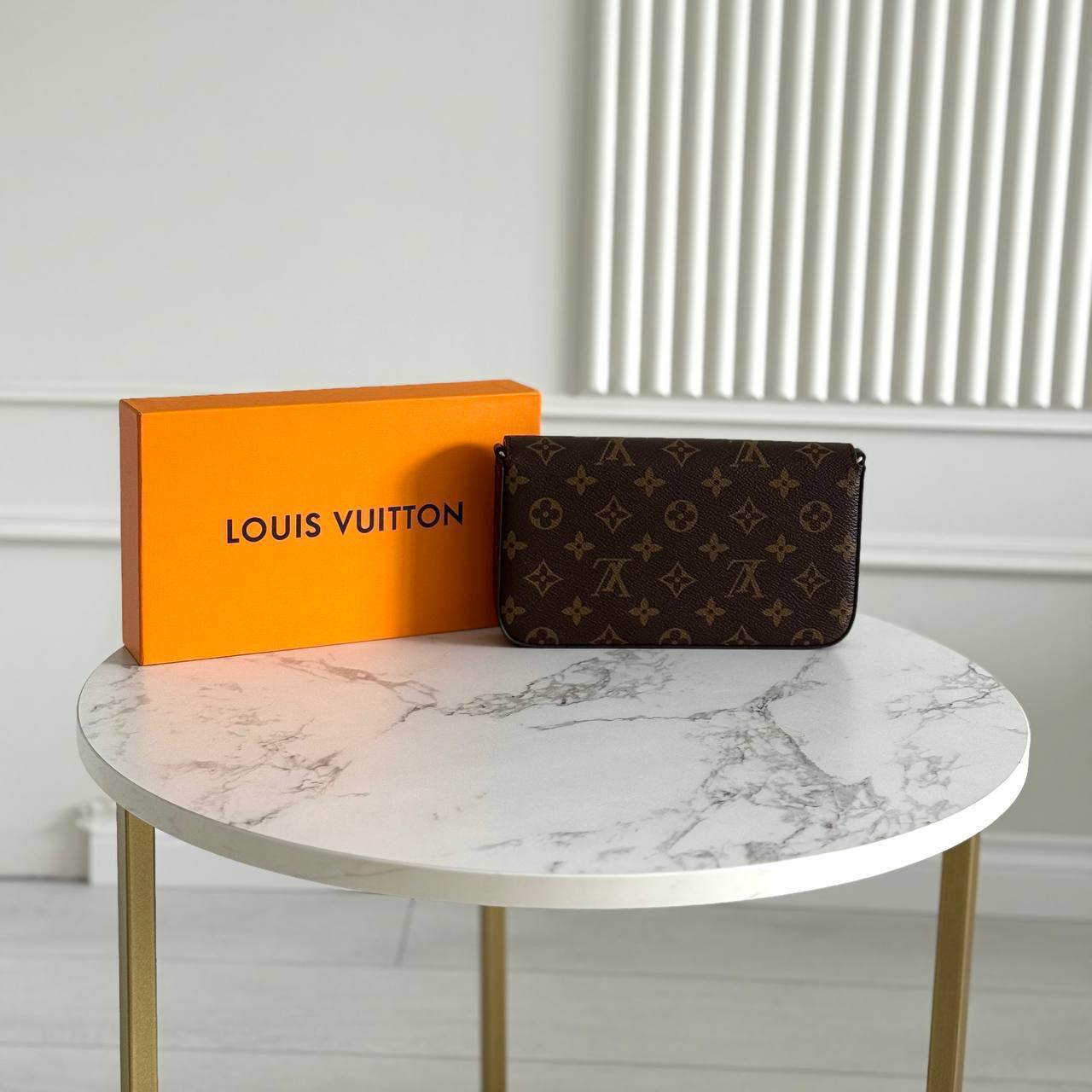 Клатч Louis Vuitton 2