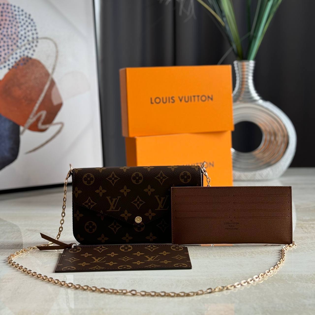 Клатч Louis Vuitton