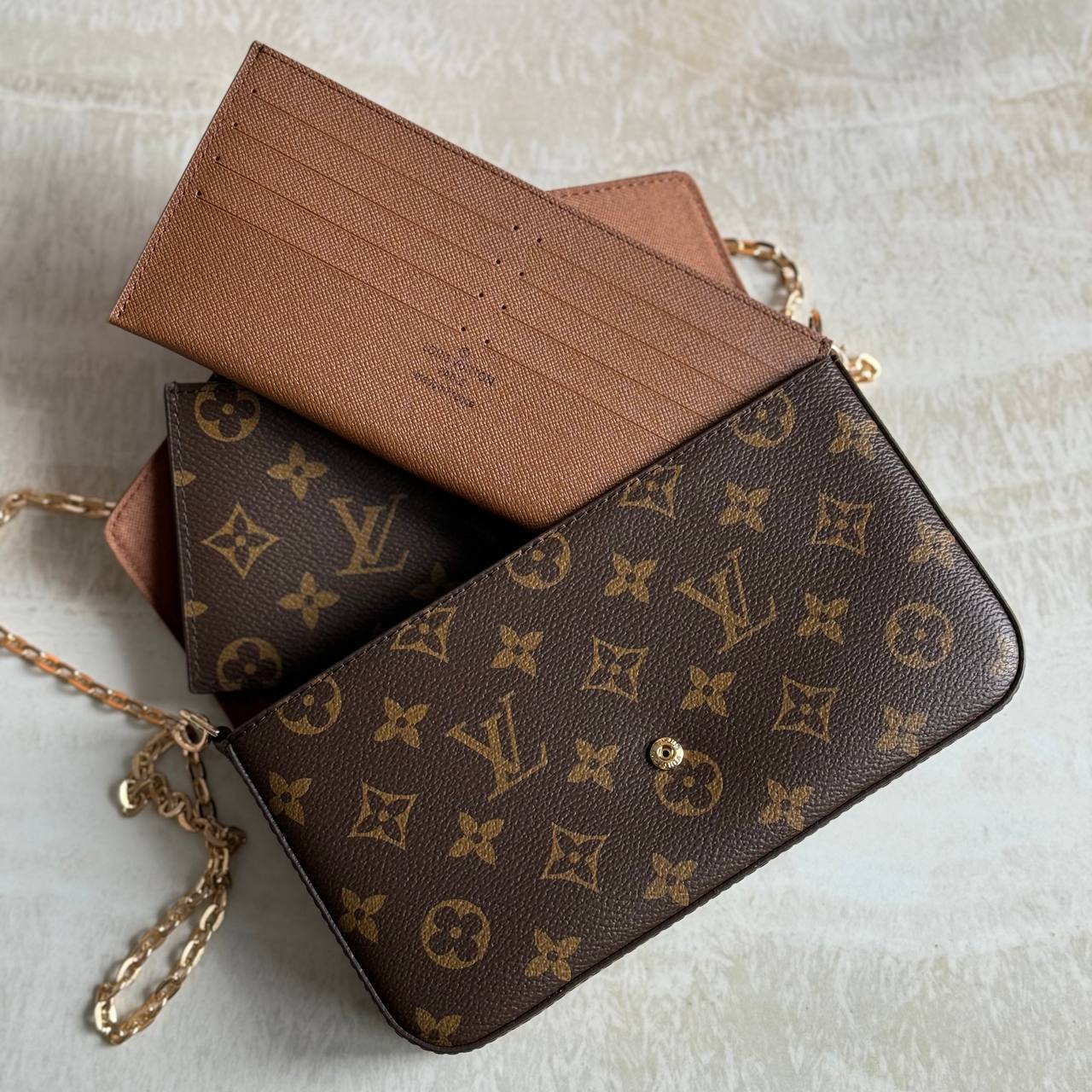 Клатч Louis Vuitton 3