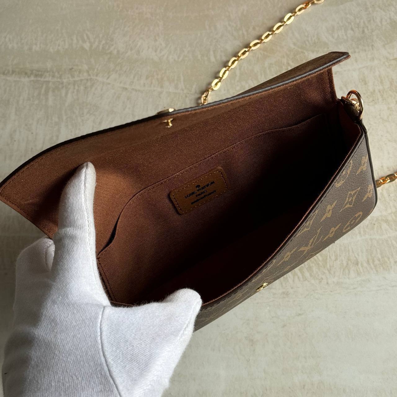 Клатч Louis Vuitton 5