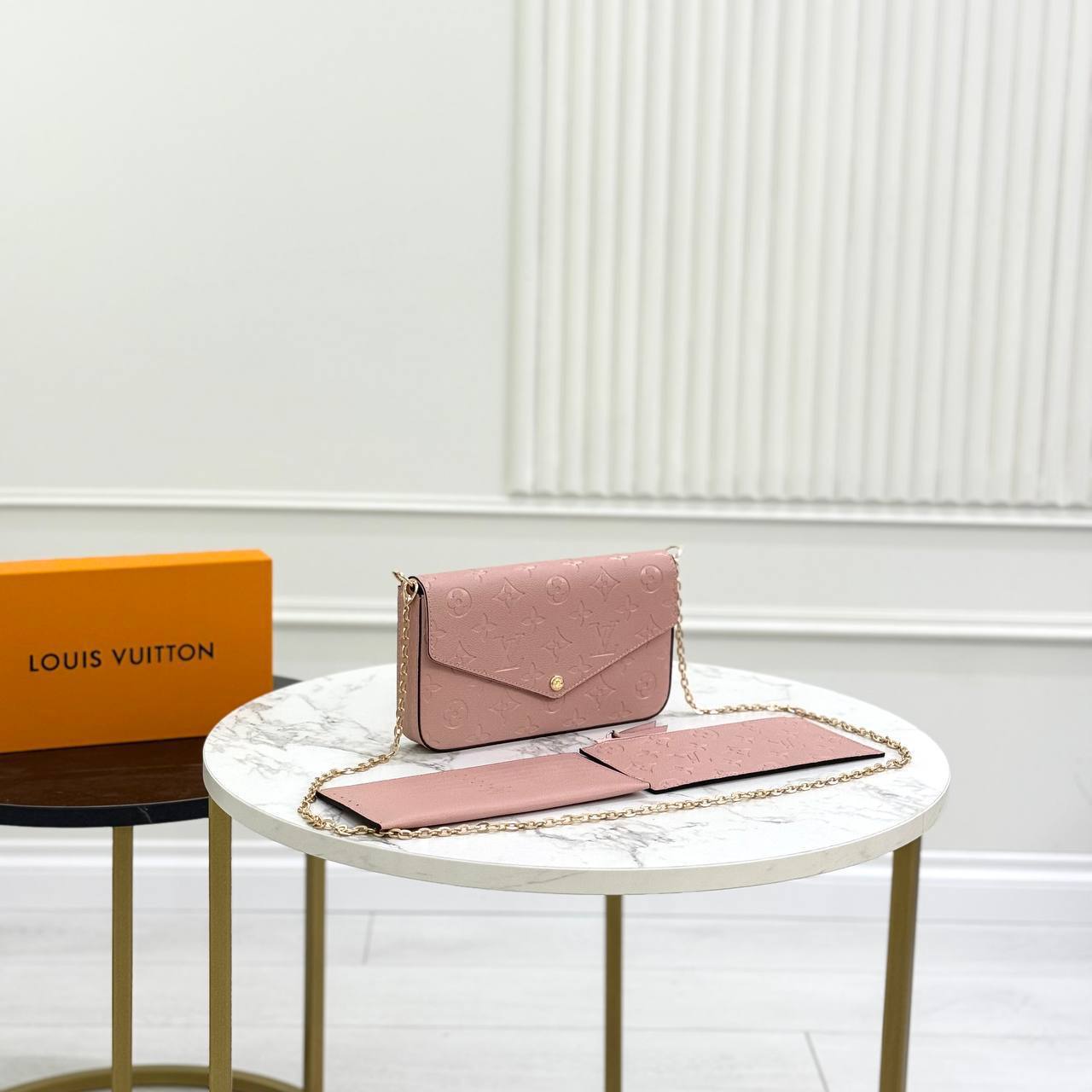 Клатч Louis Vuitton 3