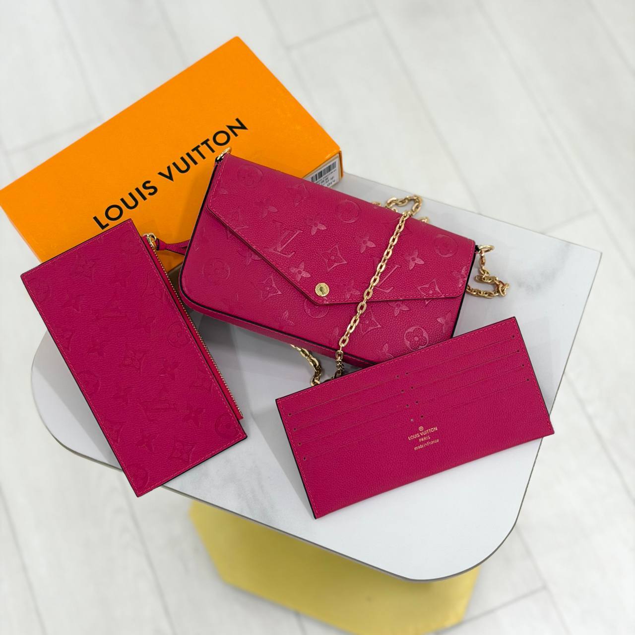 Клатч Louis Vuitton 3