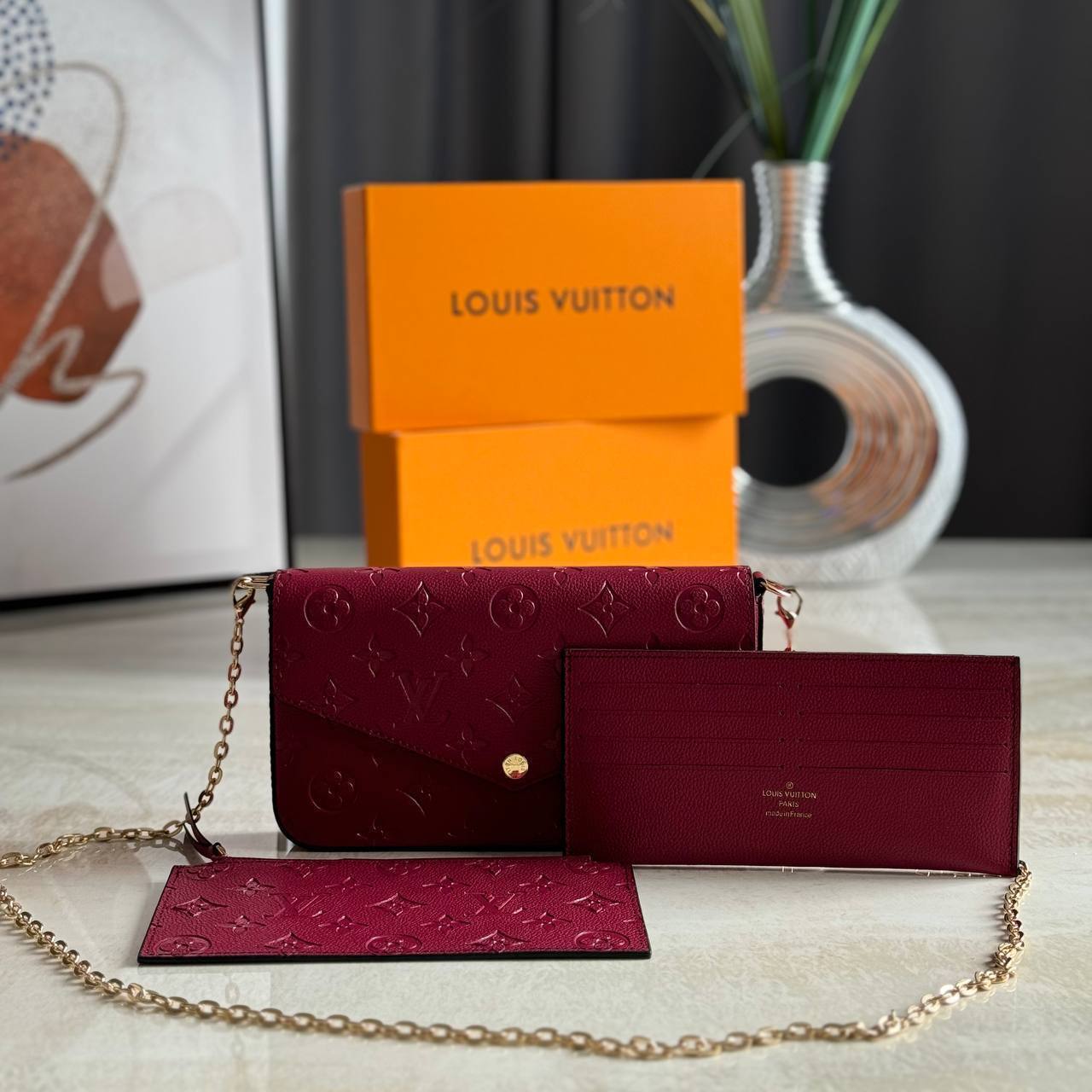 Клатч Louis Vuitton