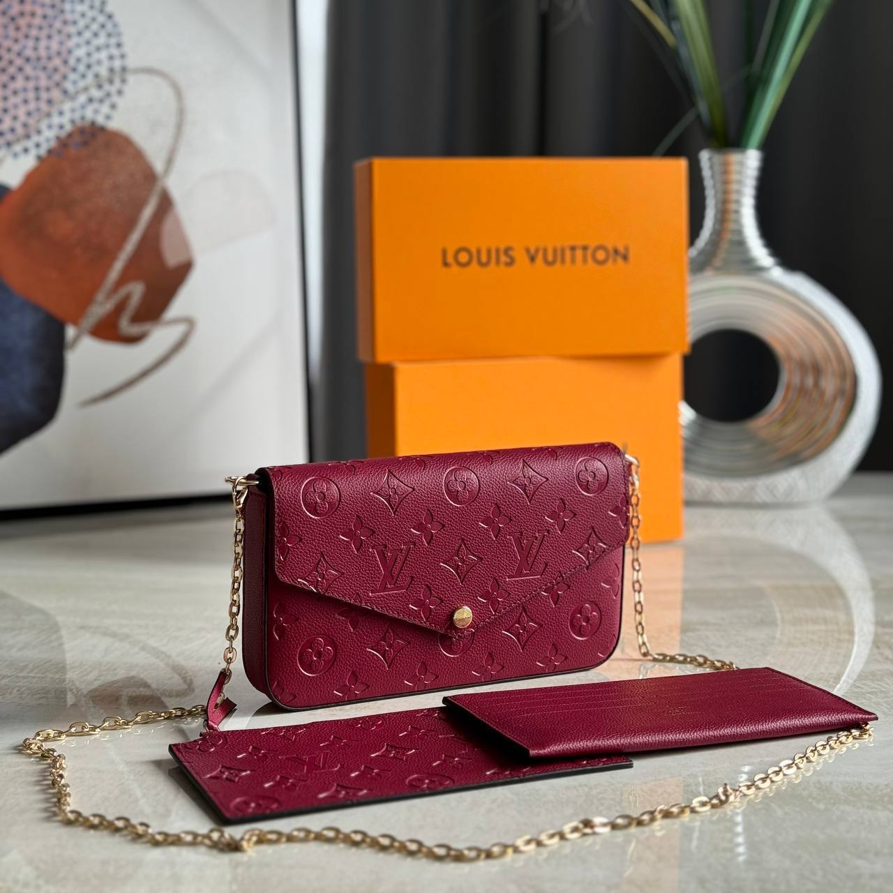 Клатч Louis Vuitton 2