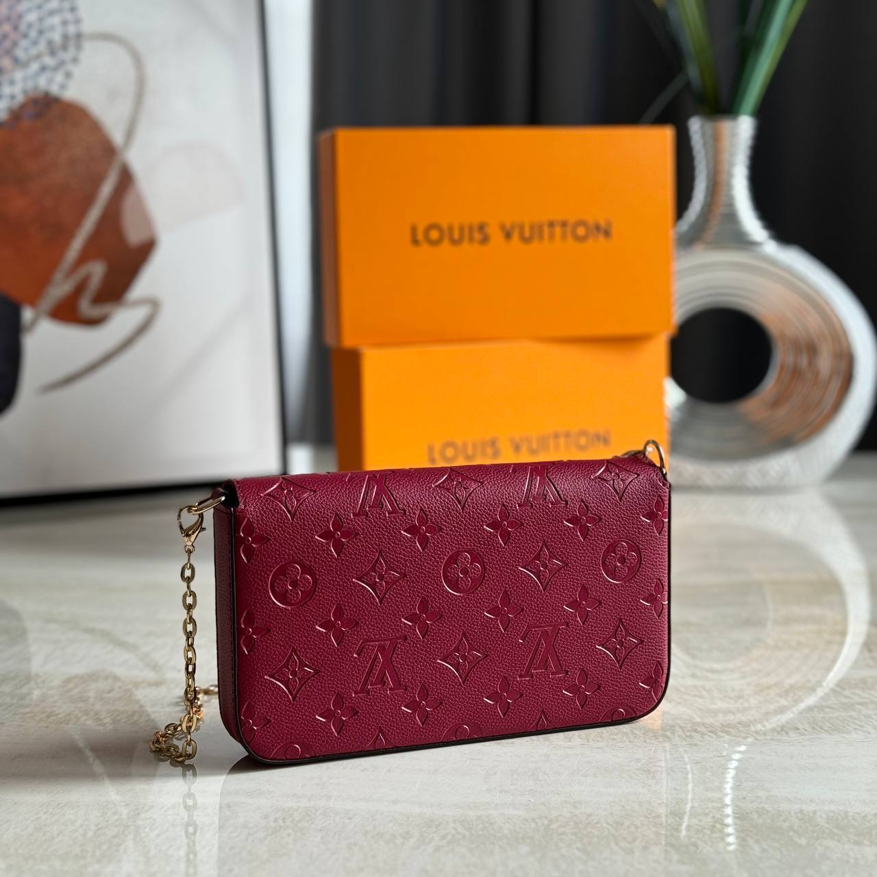 Клатч Louis Vuitton 3