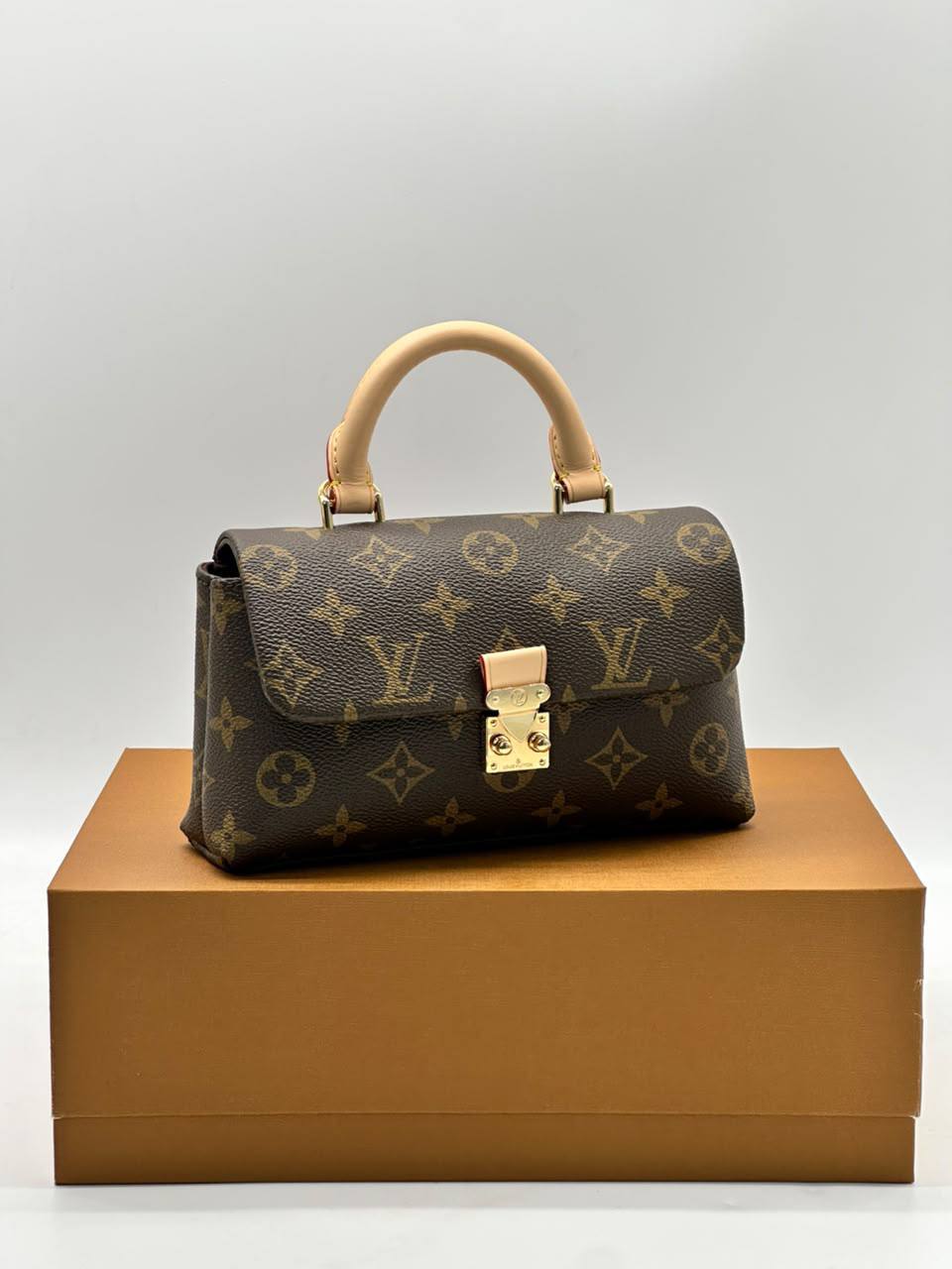 Сумка Louis Vuitton