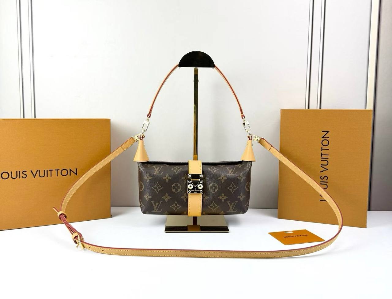 Сумка Louis Vuitton 1