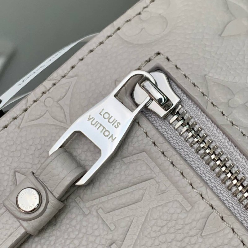 Клатч Louis Vuitton 5
