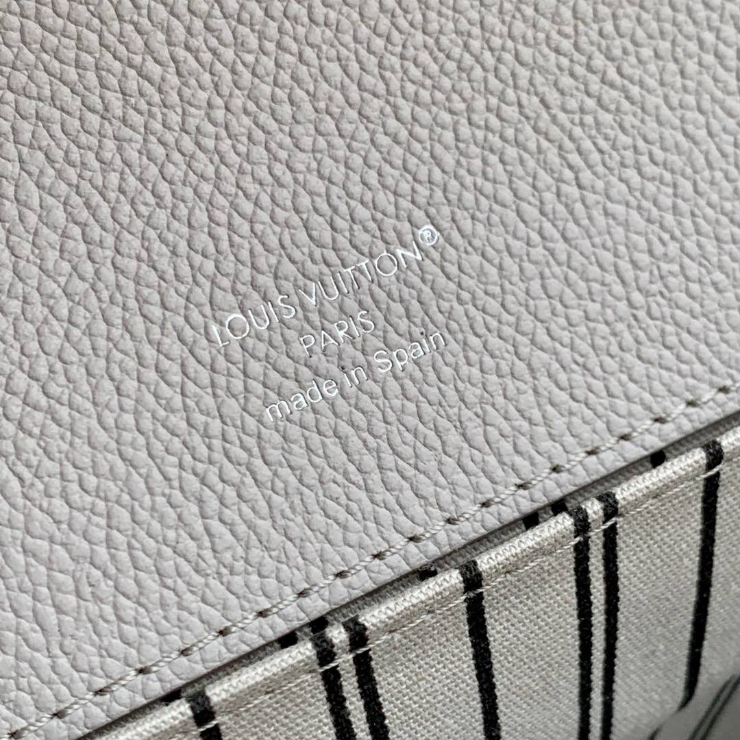 Клатч Louis Vuitton 9
