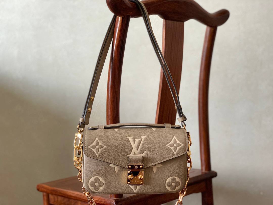 Сумка Louis Vuitton 1