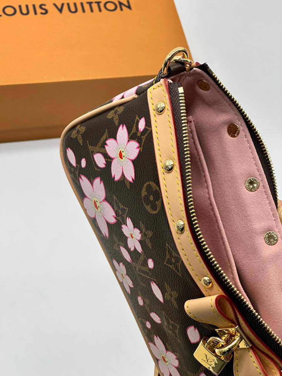 Сумка Louis Vuitton 8