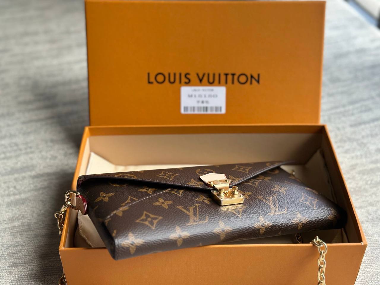 Клатч Louis Vuitton 6