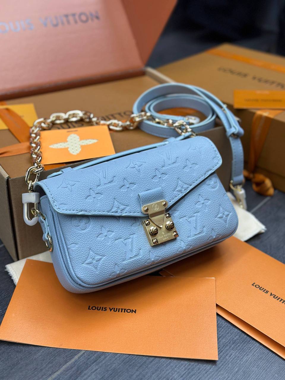 Клатч Louis Vuitton