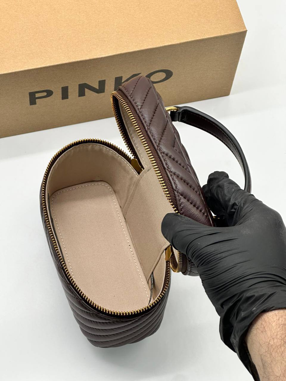 Косметичка Pinko 8