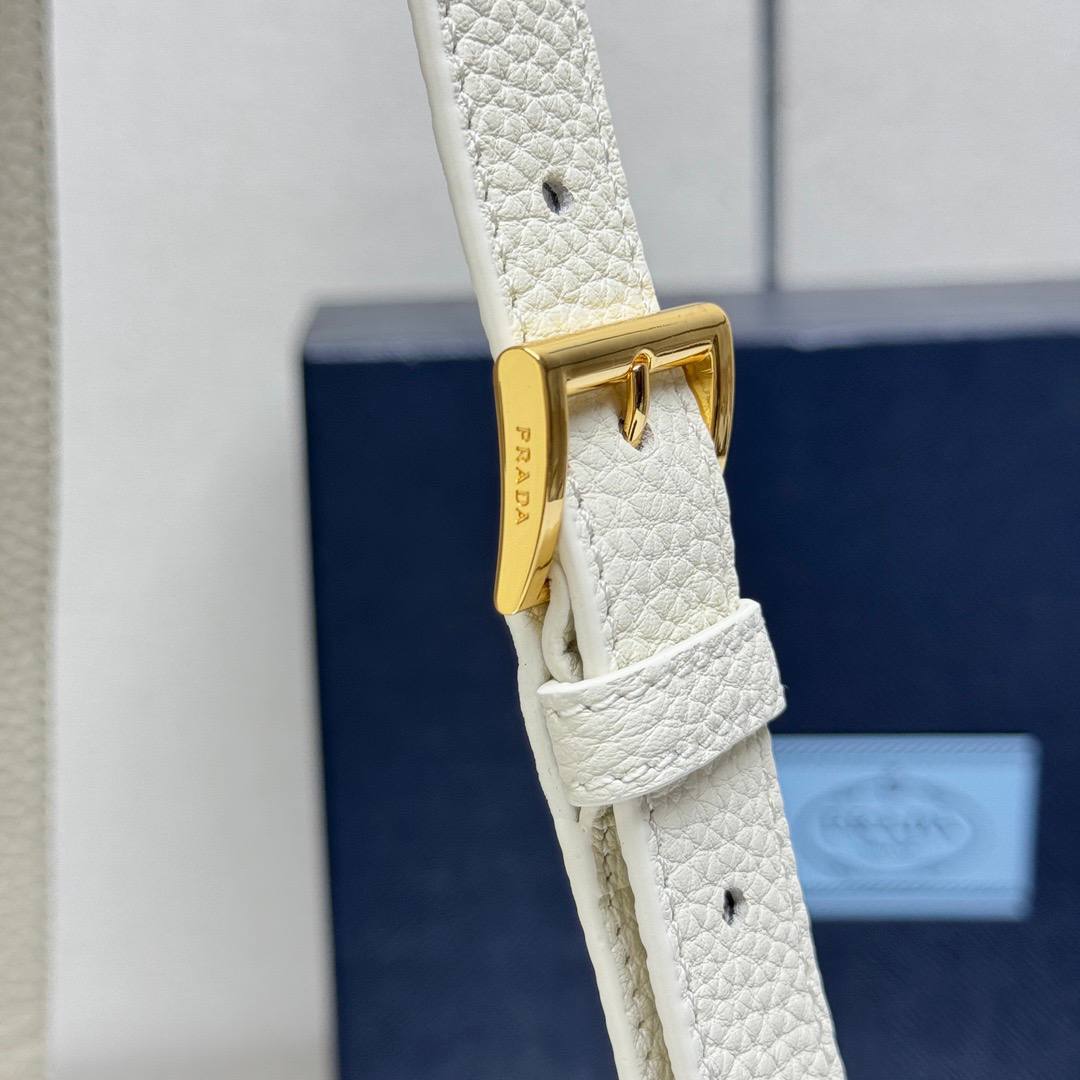 Сумка Prada 6