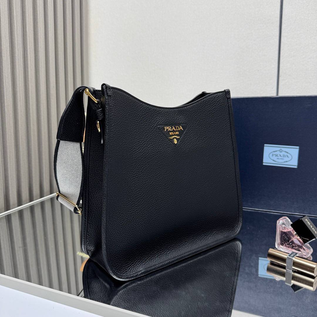Сумка Prada 1