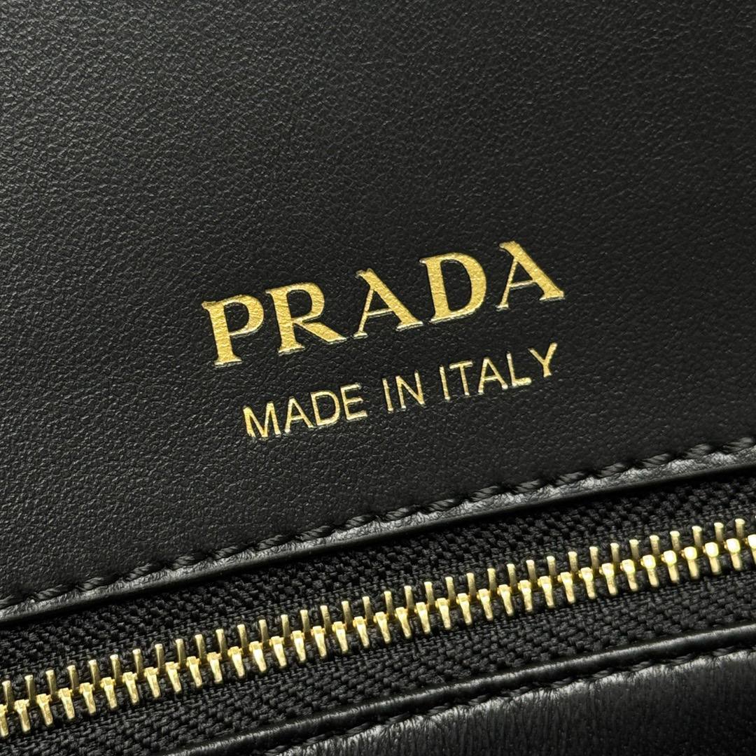 Сумка Prada 9