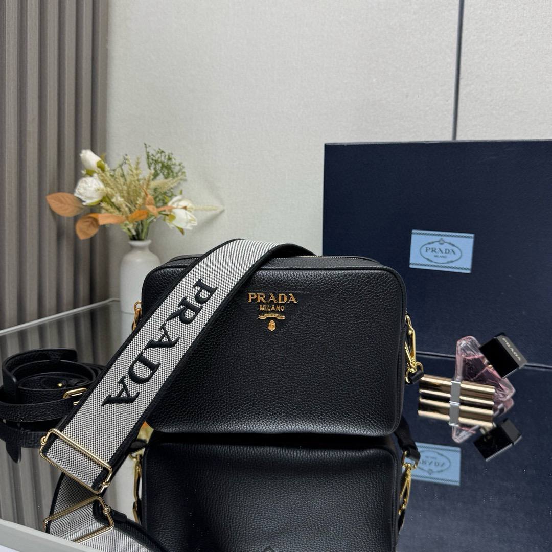 Сумка Prada