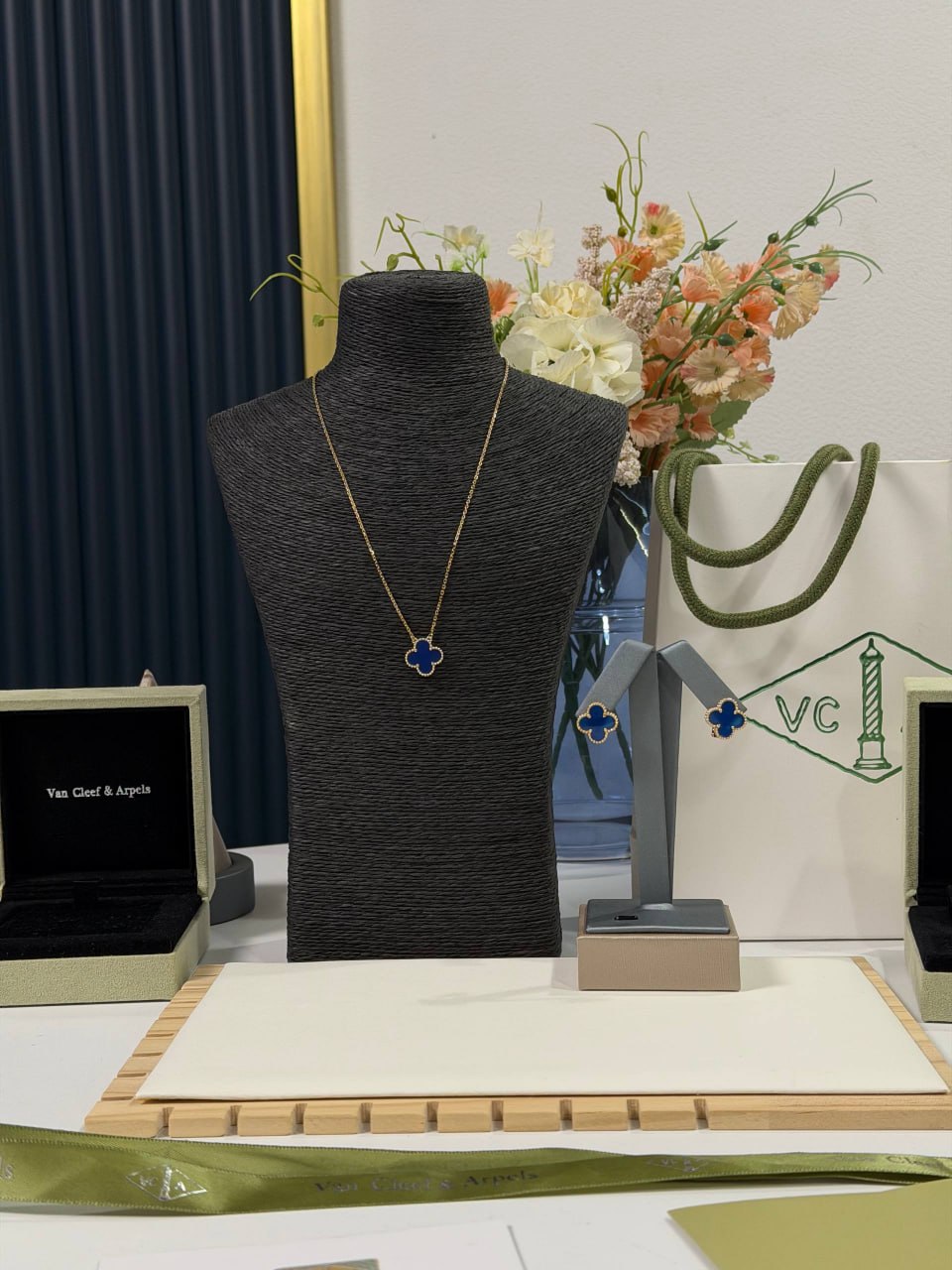 Колье Van Cleef
