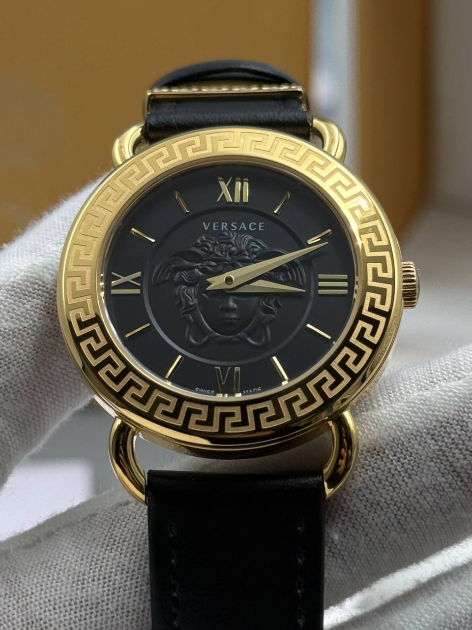 Часы Versace