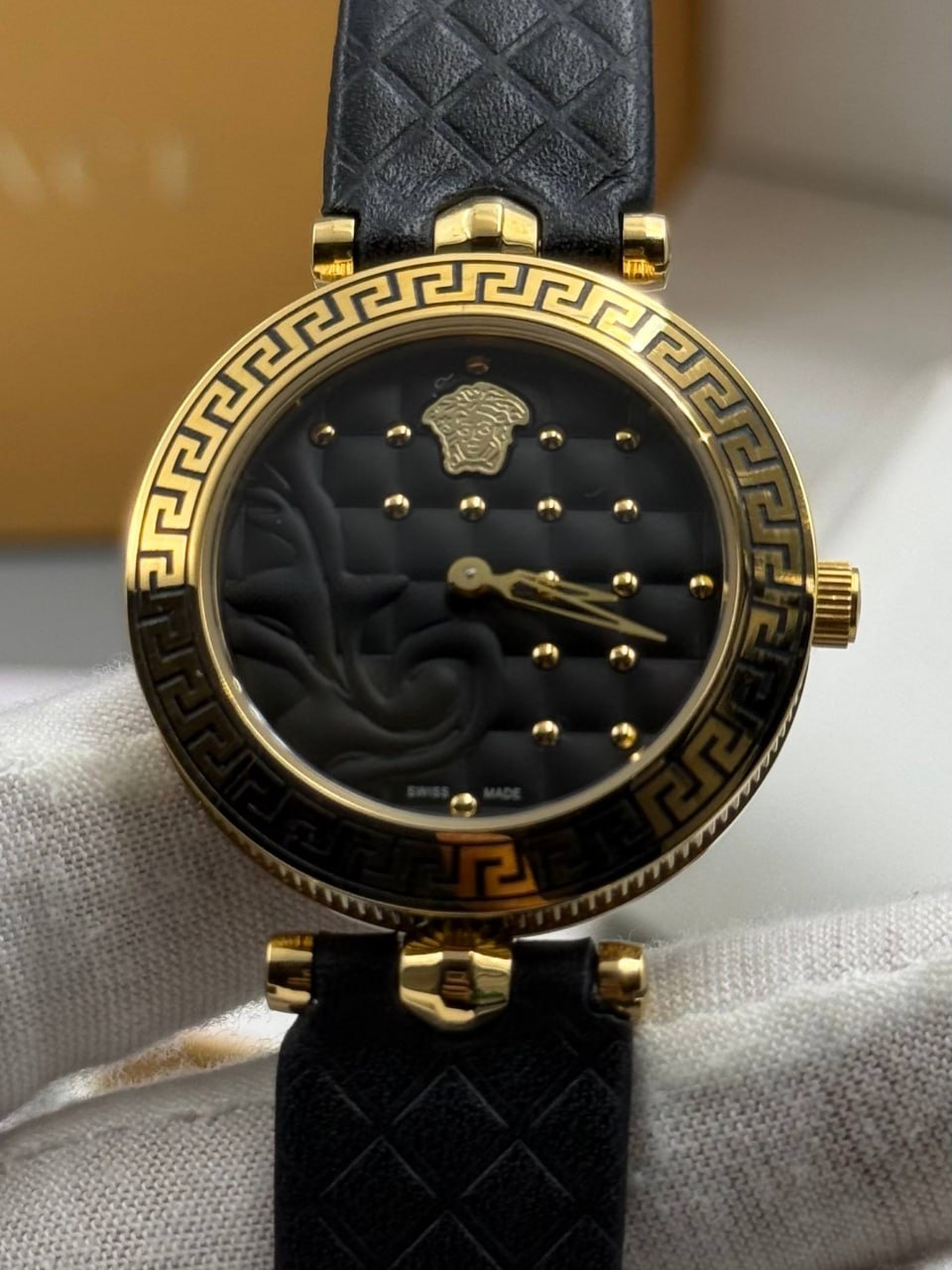 Часы Versace