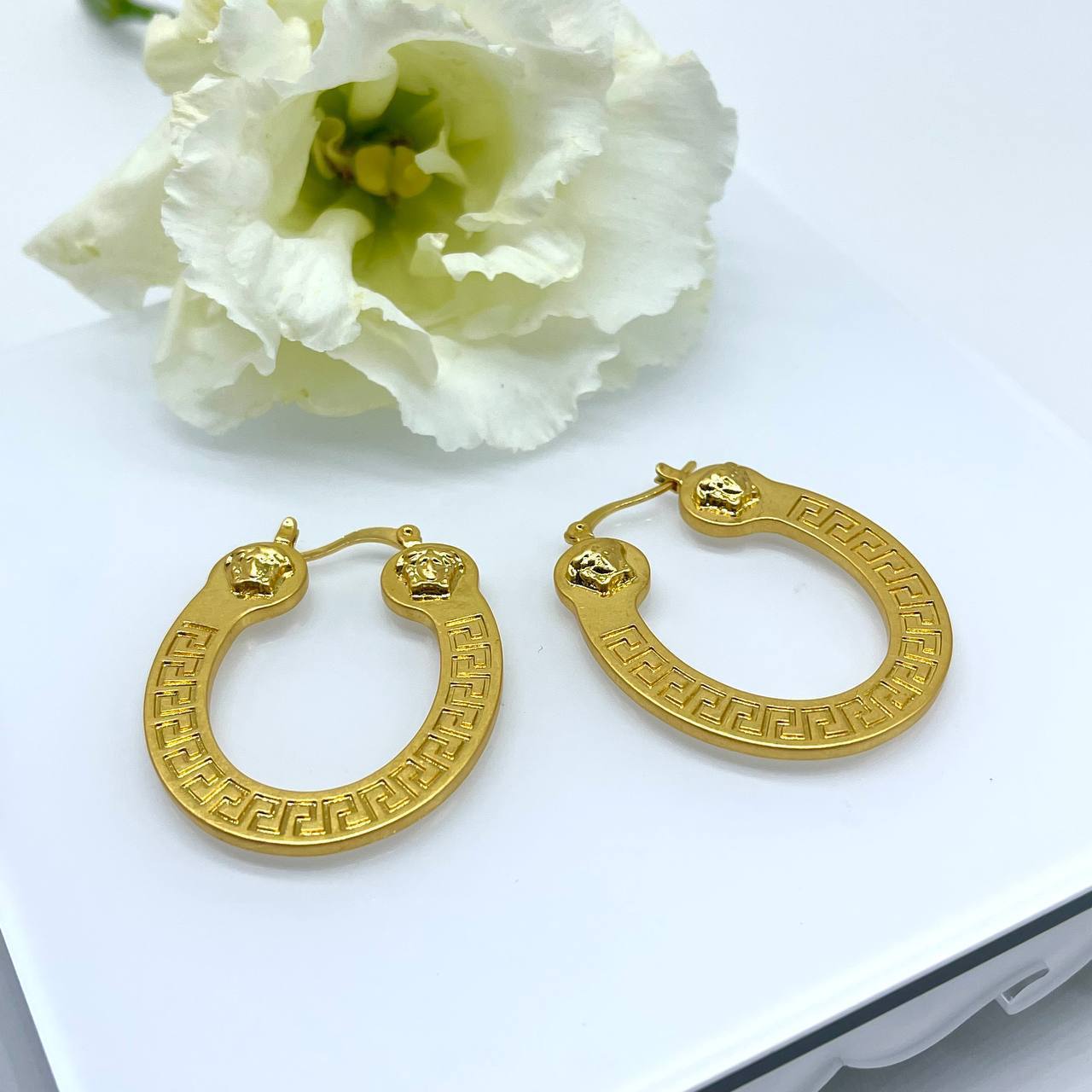 Серьги Versace